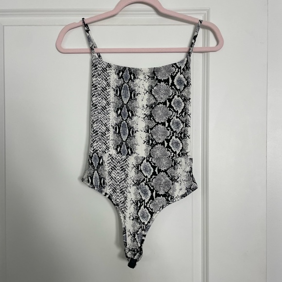 Pretty Little Thing Snakeskin pattern bodysuit - Picture 1 of 3